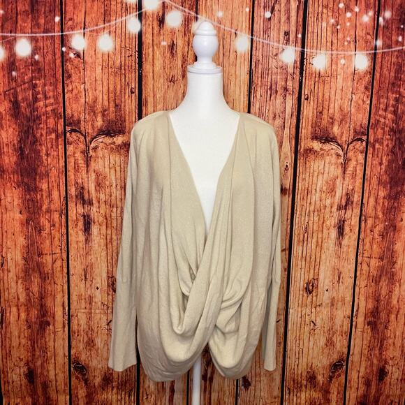 Forever 21 Sweaters - SALE!! Forever 21 cream crossover slouchy sweater women's size Medium FALL!